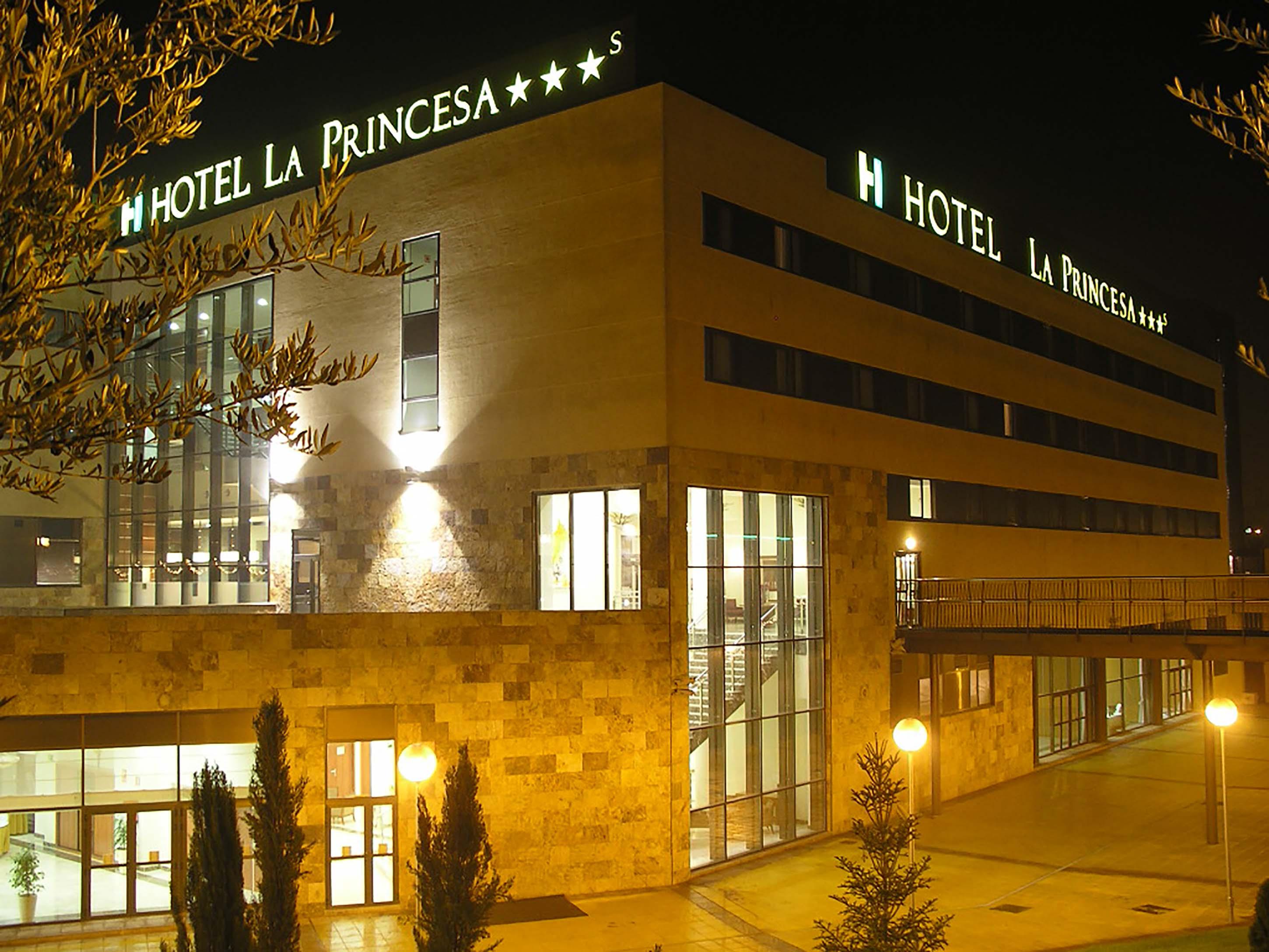 Checkin La Princesa Alcorcón Exteriör bild